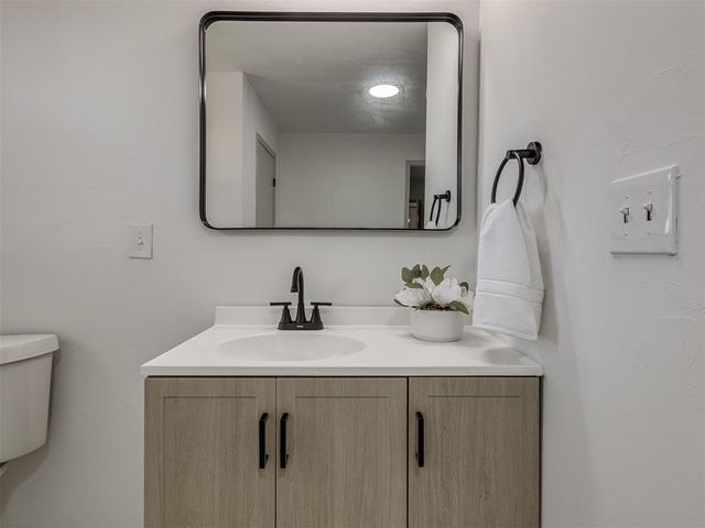 111 W Myrtle Drive, Midwest City, OK 73110