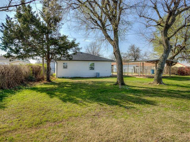 111 W Myrtle Drive, Midwest City, OK 73110