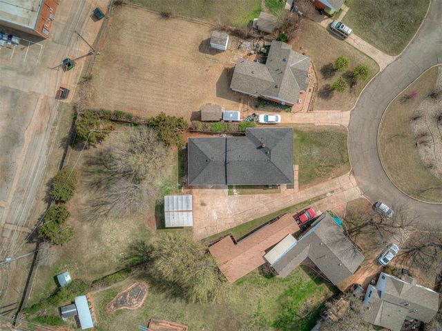 111 W Myrtle Drive, Midwest City, OK 73110