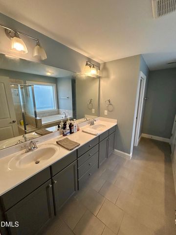 553 Barneswyck Drive, Fuquay Varina, NC 27526