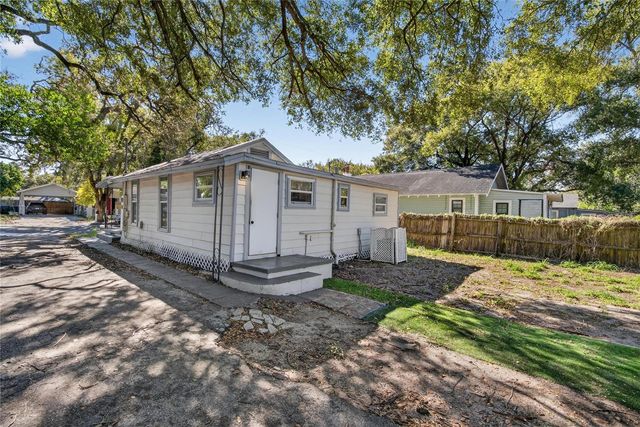 1210 E CAYUGA STREET, Tampa, FL 33603