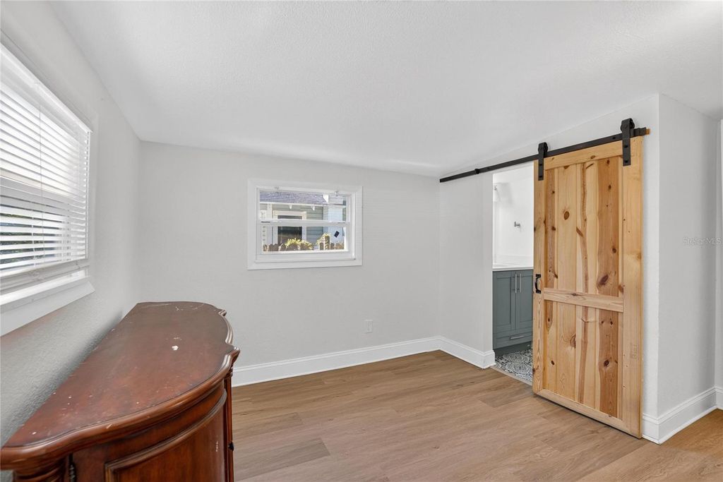 Image 13 of property listing at 1210 E CAYUGA STREET, Tampa, FL 33603