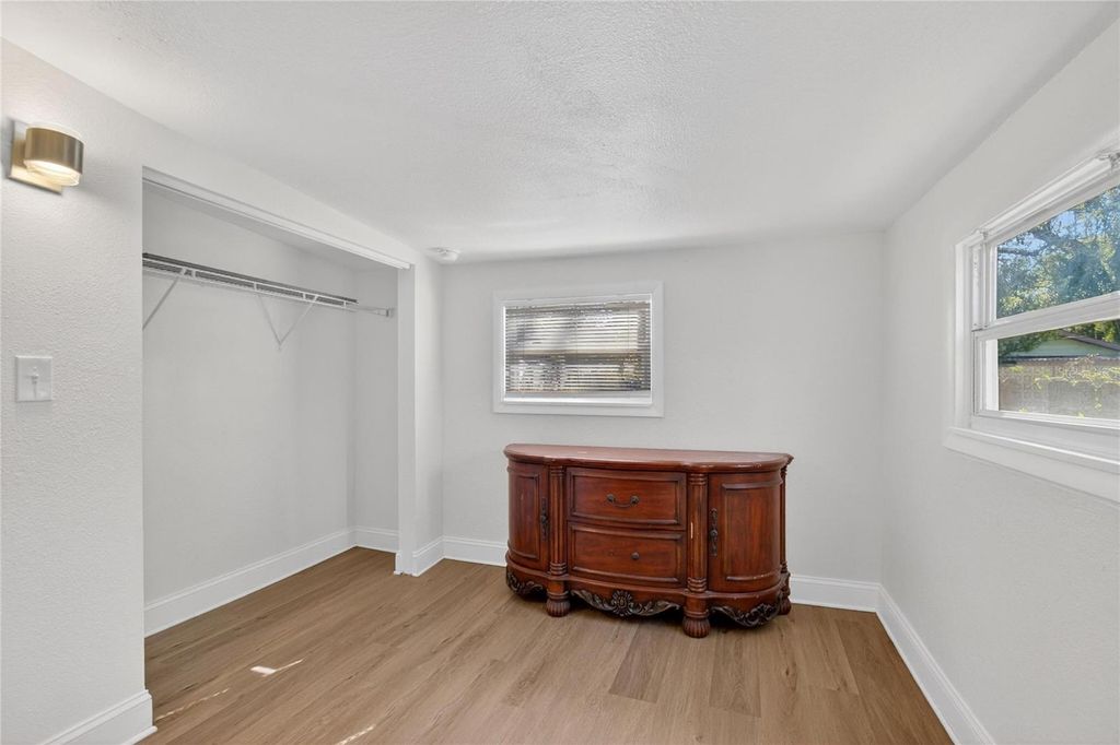 Image 14 of property listing at 1210 E CAYUGA STREET, Tampa, FL 33603