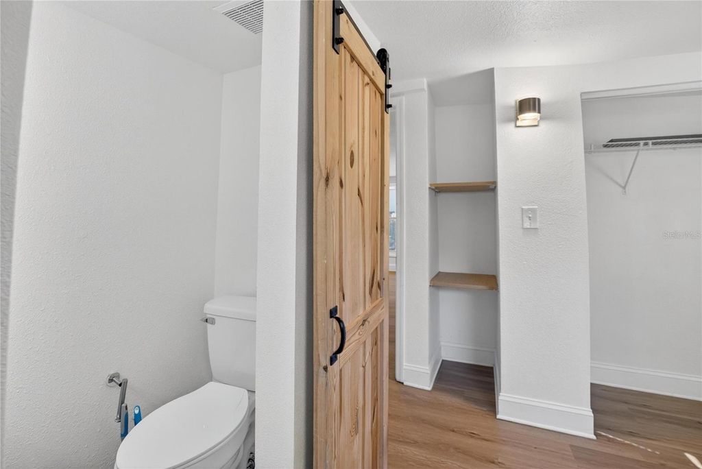 Image 15 of property listing at 1210 E CAYUGA STREET, Tampa, FL 33603