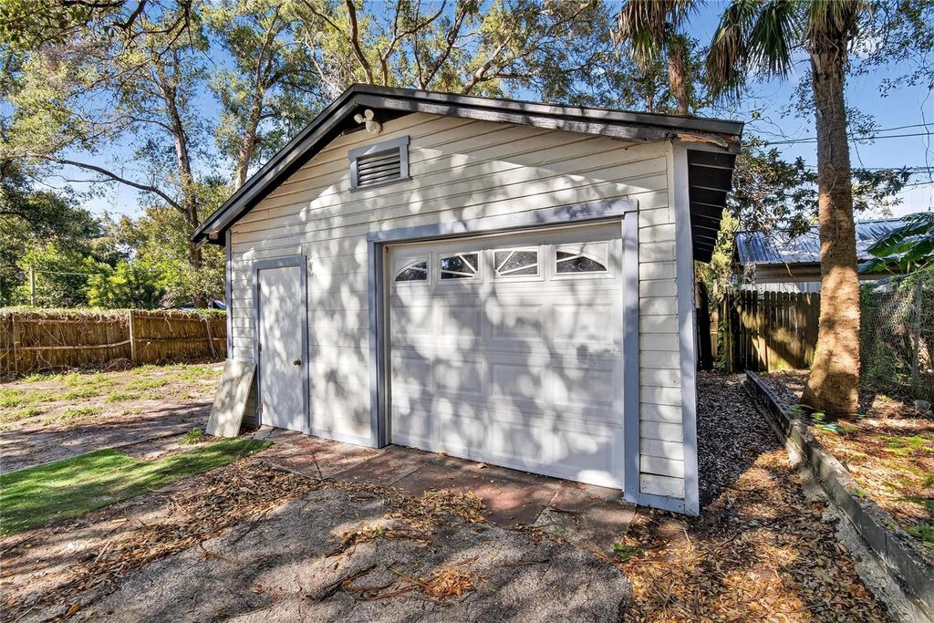 Image 27 of property listing at 1210 E CAYUGA STREET, Tampa, FL 33603