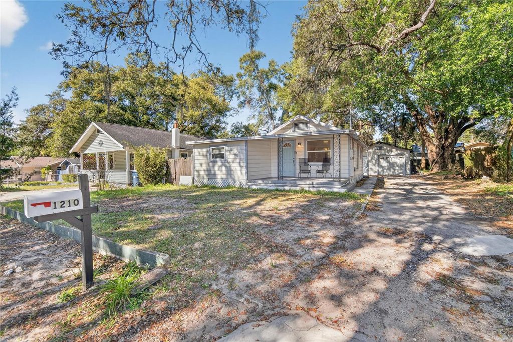 Image 32 of property listing at 1210 E CAYUGA STREET, Tampa, FL 33603