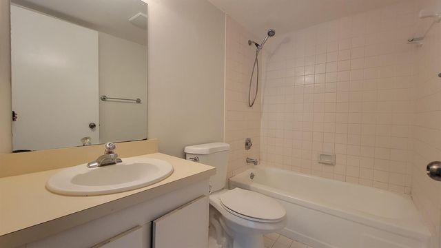 1950 N Congress Avenue 206, West Palm Beach, FL 33401