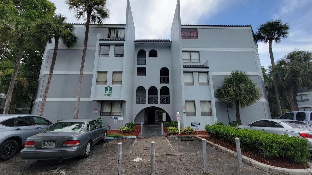 1950 N Congress Avenue 206, West Palm Beach, FL 33401