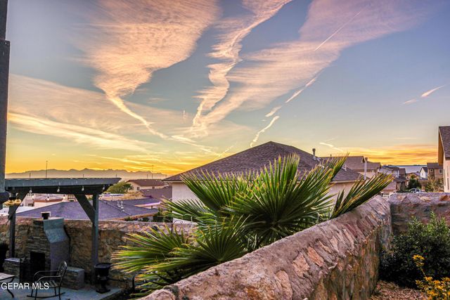 217 S MANZANITA Drive, El Paso, TX 79928