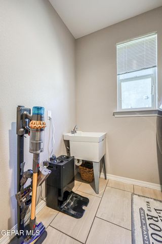 217 S MANZANITA Drive, El Paso, TX 79928