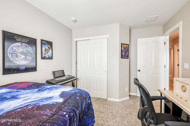 217 S MANZANITA Drive, El Paso, TX 79928