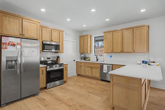 638 Howell Rd, Westmoreland, TN 37186