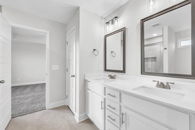 515 Ayden Ln, Clarksville, TN 37042