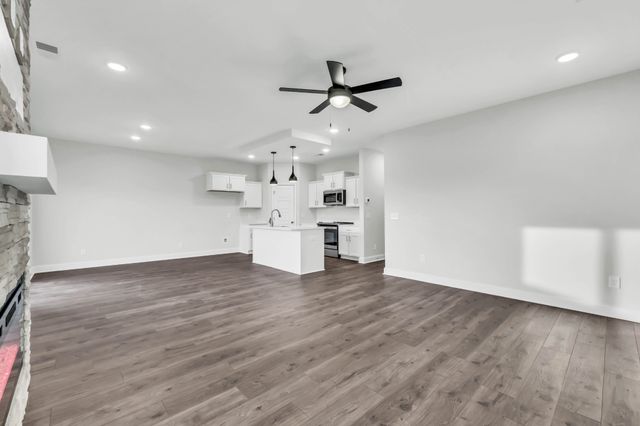 515 Ayden Ln, Clarksville, TN 37042