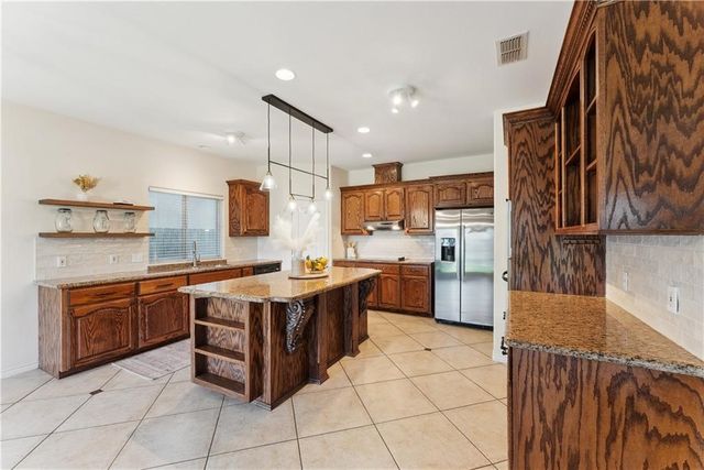 6530 Picante Dr, Corpus Christi, TX 78414