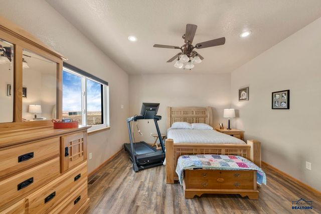 22869 GATEWAY DR, Box Elder, SD 57719