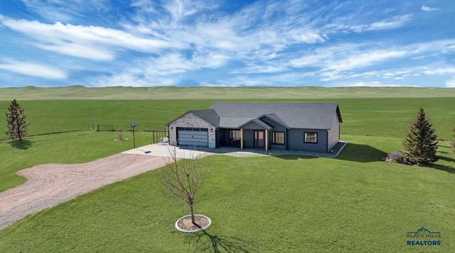 22869 GATEWAY DR, Box Elder, SD 57719