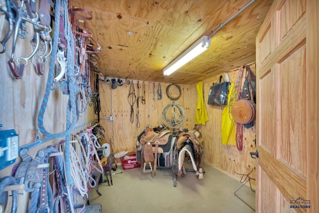 22869 GATEWAY DR, Box Elder, SD 57719