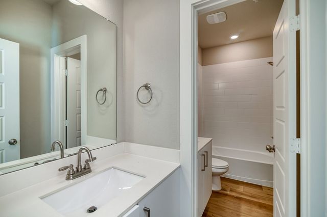 721 Harvest Moon Drive, Venus, TX 76084