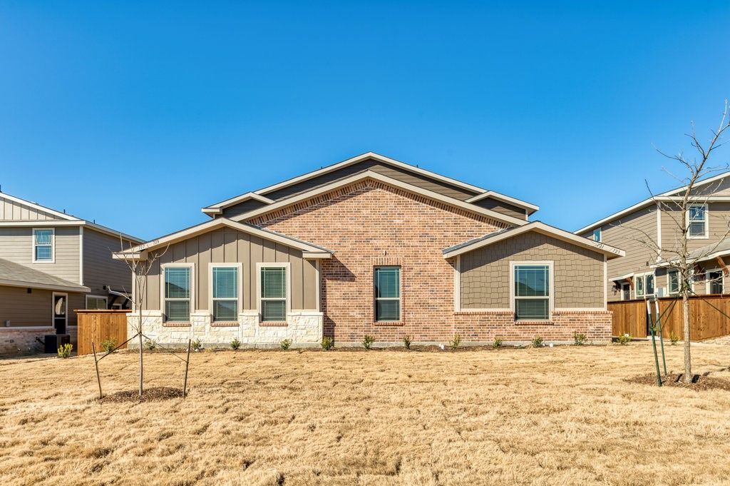 721 Harvest Moon Drive, Venus, TX 76084