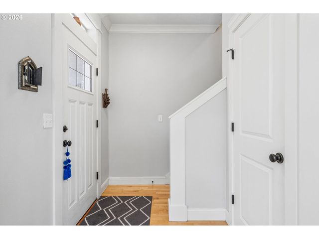 326 Ne MORGAN St 8-3, Portland, OR 97211