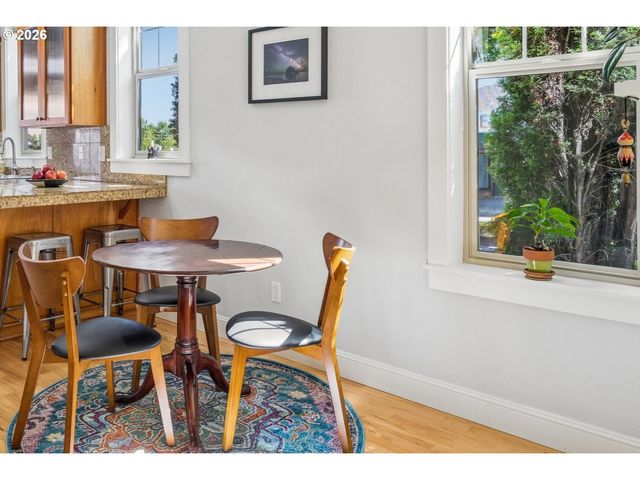 326 Ne MORGAN St 8-3, Portland, OR 97211