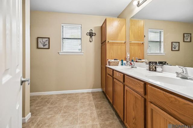 11374 Buckingham Ave, Denham Springs, LA 70726