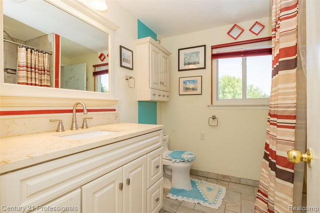 808 Oak Ridge Court, Brighton, MI 48116