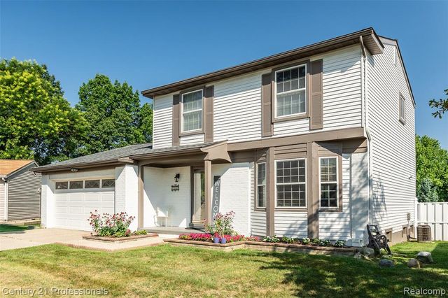 808 Oak Ridge Court, Brighton, MI 48116