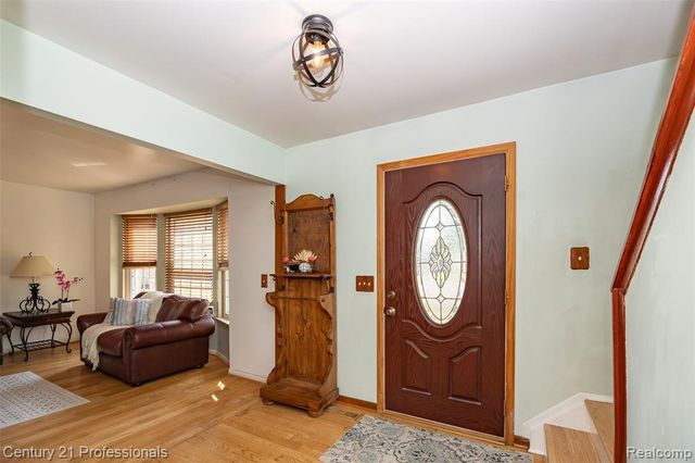 808 Oak Ridge Court, Brighton, MI 48116