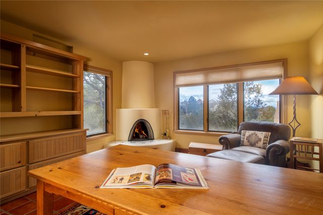 860 Camino Chaco, Santa Fe, NM 87501