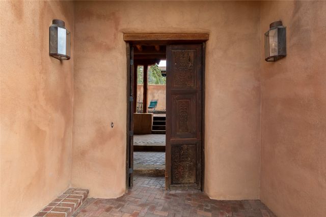 860 Camino Chaco, Santa Fe, NM 87501