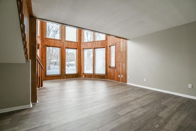 3709 W 102nd Street, Bloomington, MN 55431