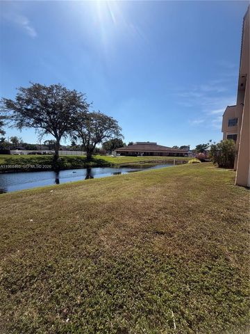 9201 Sunrise Lakes Blvd 302, Sunrise, FL 33322