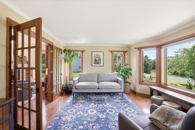 W343N6980 W Circle DRIVE, Oconomowoc, WI 53066