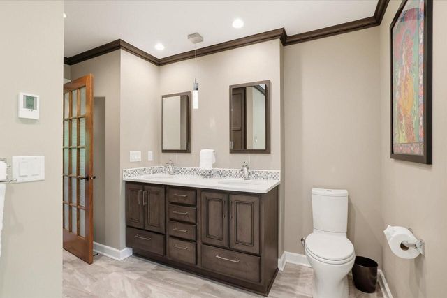 W343N6980 W Circle DRIVE, Oconomowoc, WI 53066
