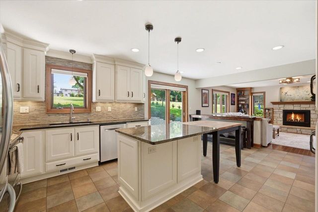 W343N6980 W Circle DRIVE, Oconomowoc, WI 53066