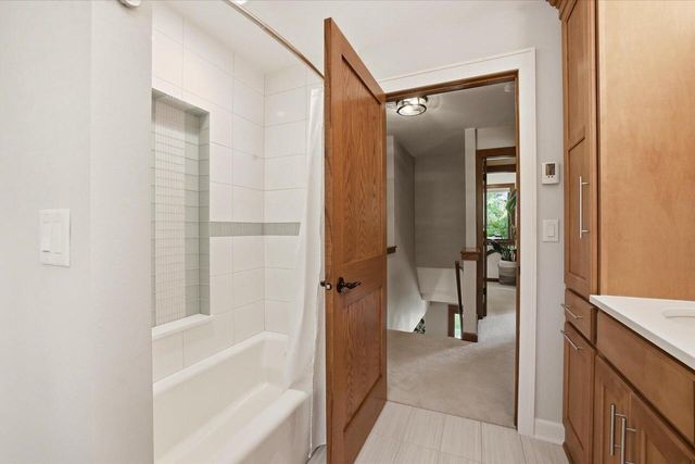 W343N6980 W Circle DRIVE, Oconomowoc, WI 53066