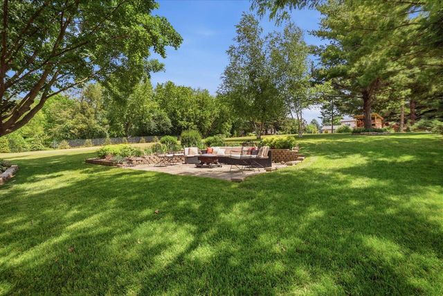 W343N6980 W Circle DRIVE, Oconomowoc, WI 53066