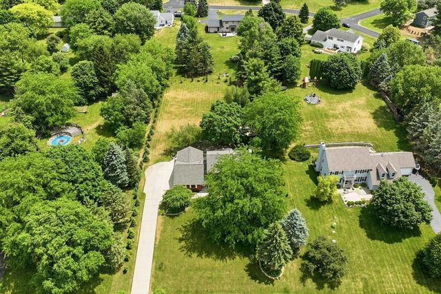 W343N6980 W Circle DRIVE, Oconomowoc, WI 53066