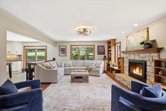 W343N6980 W Circle DRIVE, Oconomowoc, WI 53066