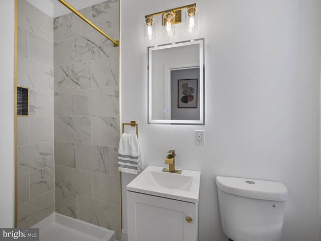 1817 CLIFTON AVE, Baltimore, MD 21217