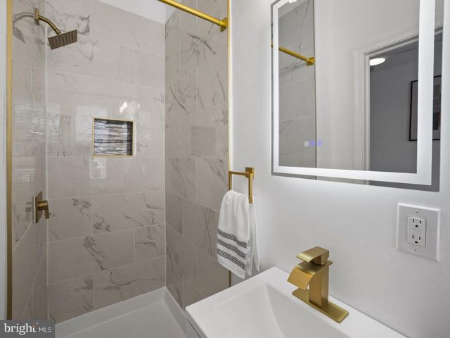 1817 CLIFTON AVE, Baltimore, MD 21217