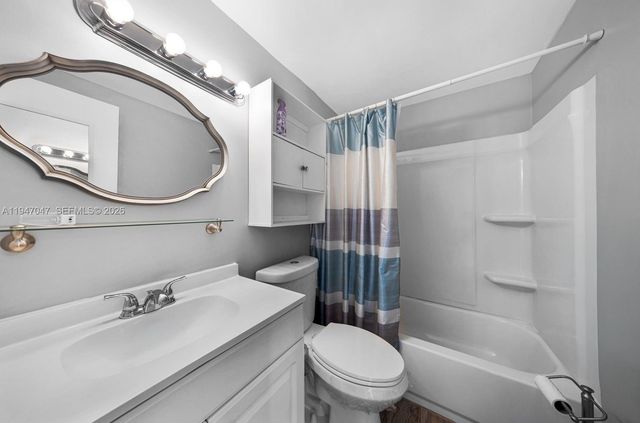 15610 NE 6th Ave 7D, Miami, FL 33162