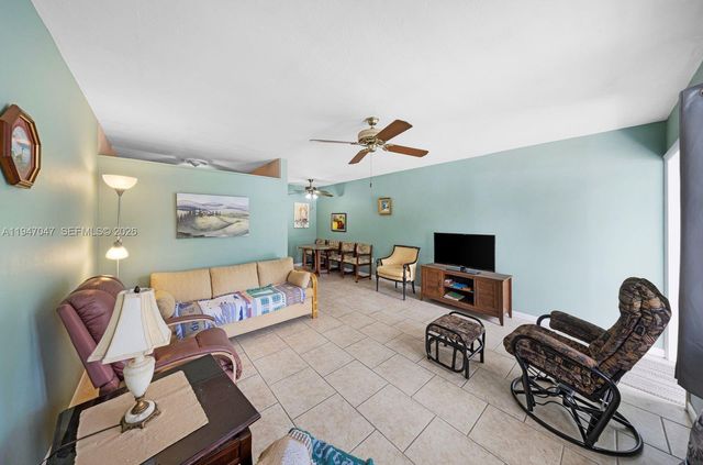 15610 NE 6th Ave 7D, Miami, FL 33162