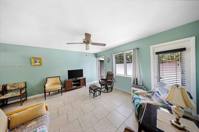 15610 NE 6th Ave 7D, Miami, FL 33162