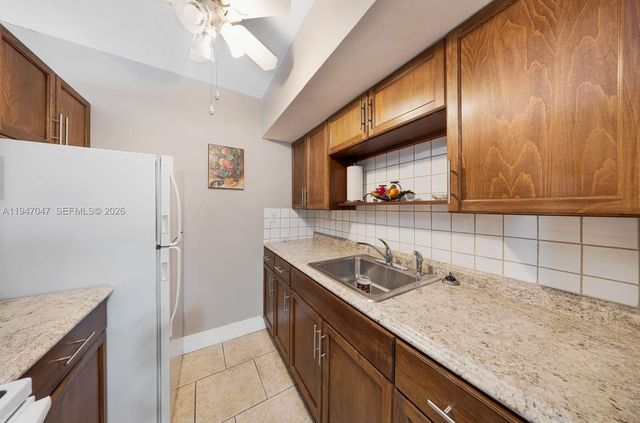 15610 NE 6th Ave 7D, Miami, FL 33162