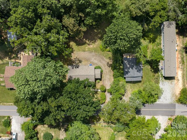 807 N Cherokee Avenue, Black Mountain, NC 28711