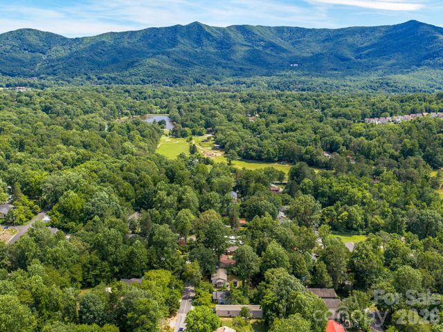 807 N Cherokee Avenue, Black Mountain, NC 28711