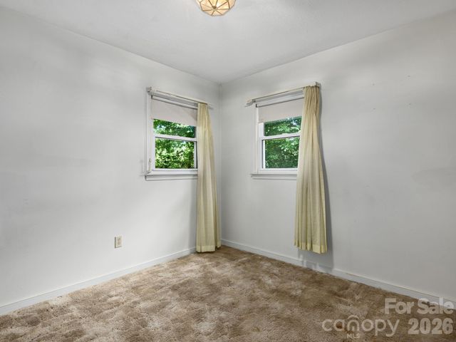 807 N Cherokee Avenue, Black Mountain, NC 28711